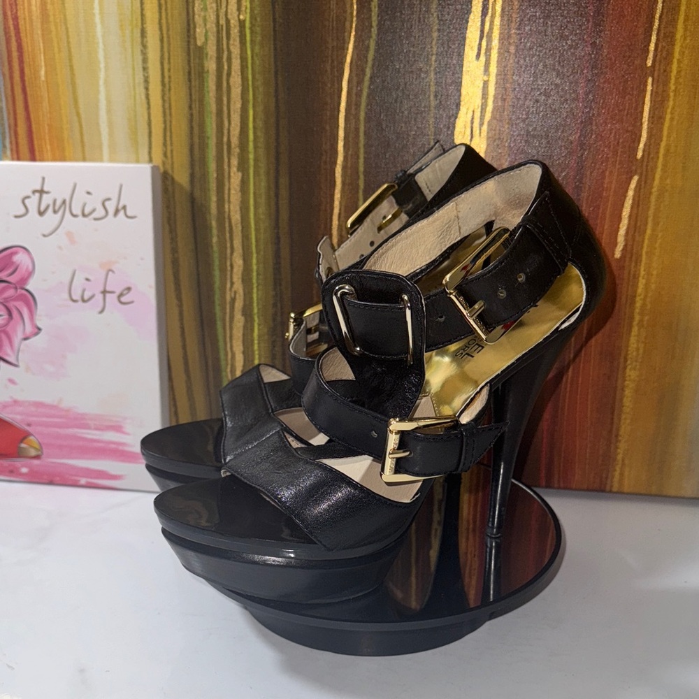 “SOLD” Michael Kors Gansevoort Black T-Strap Platform Heels - Size 7M